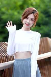 女子被装入行李箱带走