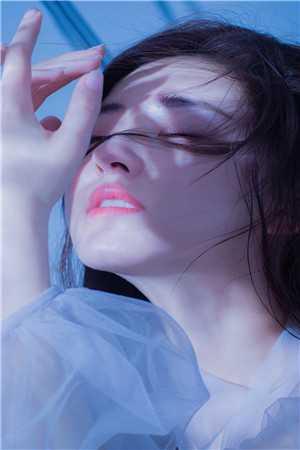 穿越碧蓝航线变成舰娘的