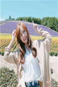 点头点两个肩膀什么意思