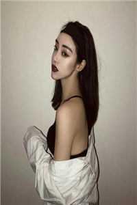 南山南中间的戏曲卡顿是什么寓意